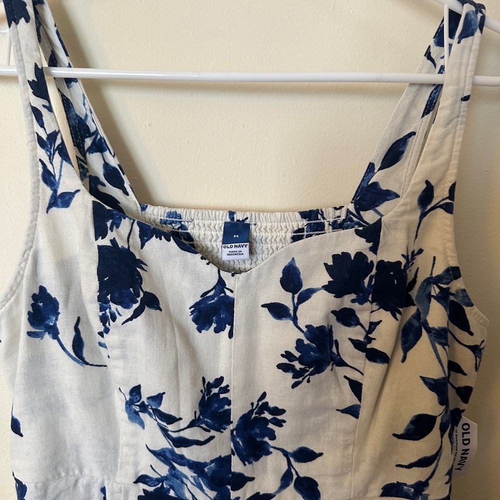 Old Navy brand new with tags floral dress size M